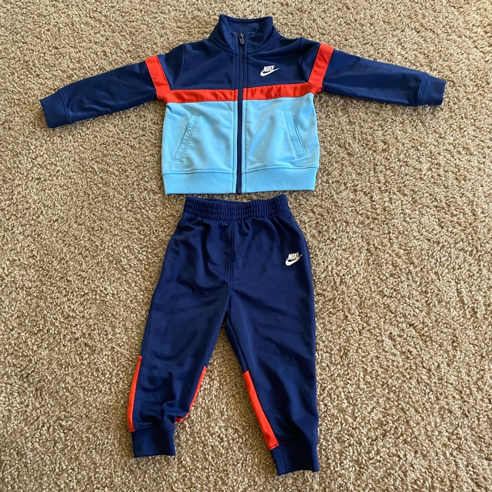 Boys Nike Tracksuit 2 Piece Set